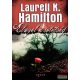 Laurell K. Hamilton - Elnyel a sötétség