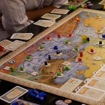 TÁRSASJÁTÉK, KIRAKÓ